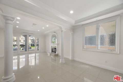 11952 Montana Ave, Los Angeles, CA 90049