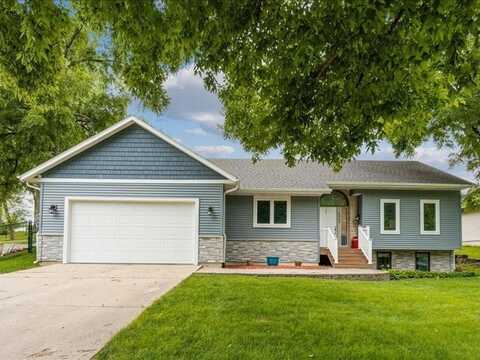 5030 Charter Oak Lane SE, Cedar Rapids, IA 52403