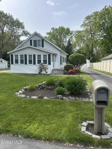 146 Larrabee Rd, Glenville, NY 12302