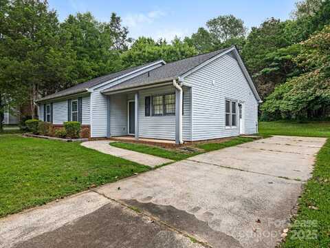 7609 King Richard Court, Charlotte, NC 28227