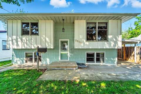 2900 E 38th Street, Des Moines, IA 50317