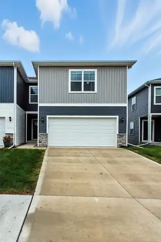 14251 Bentwood Drive, Urbandale, IA 50323