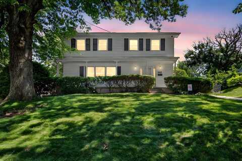 2534 Madison Avenue, Des Moines, IA 50310