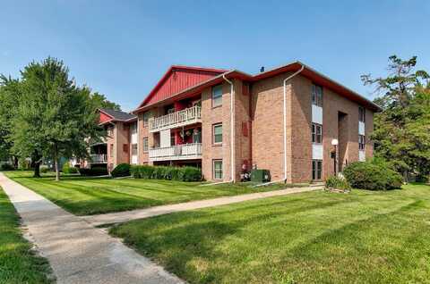 7815 Douglas Avenue unit: 304, Urbandale, IA 50322