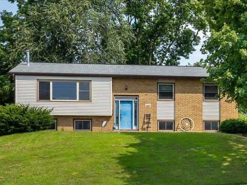 2959 Pennsylvania, Dubuque, IA 52001