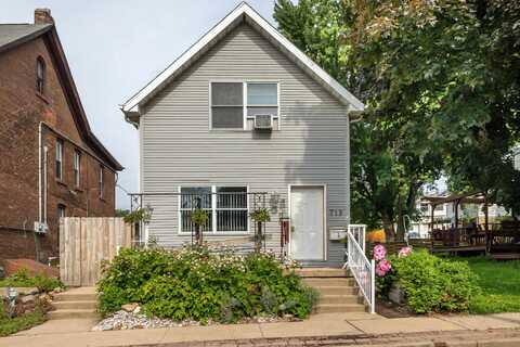 719 E 22nd, Dubuque, IA 52001