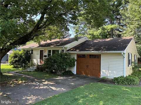 2309 FLEUR LANE, BETHLEHEM, PA 18018