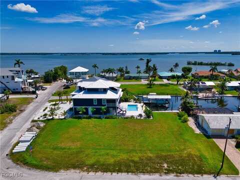 1 Palmview Boulevard, Fort Myers Beach, FL 33931