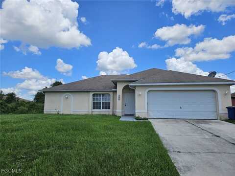 861 Chantilly Street E, Lehigh Acres, FL 33974