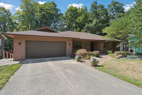 1913 Opaline Drive, Lansing, MI 48917