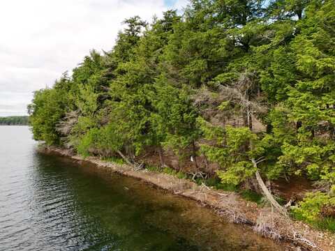On SMOKY LAKE RD, Stambaugh, MI 49935