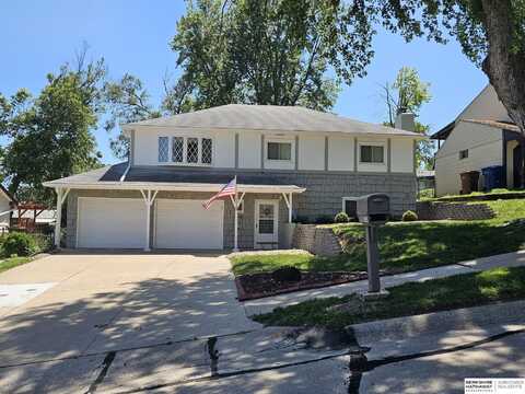 2203 Lloyd Street, Bellevue, NE 68005