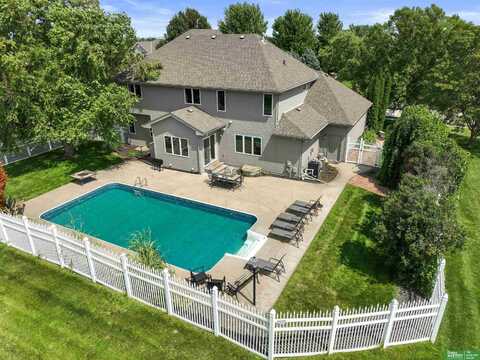 11014 S 172 Street, Omaha, NE 68136