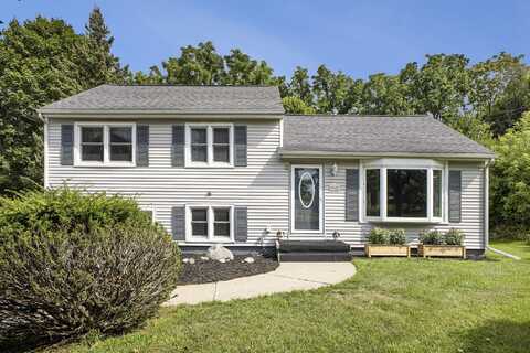 2005 Cascade Drive, Jackson, MI 49203