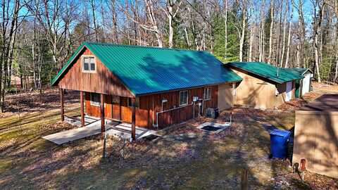 8991 W Oak Lane, Lake City, MI 49651