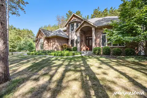 3523 Bluewater Pines Drive NE, Grand Rapids, MI 49525
