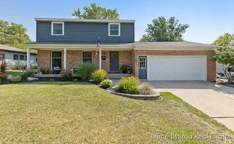 2212 Shawnee Drive SE, Grand Rapids, MI 49506