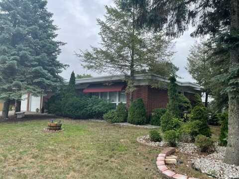 3246 Royal Oak Road, Roosevelt Park, MI 49441