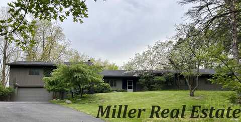 1402 S Broadway Street, Hastings, MI 49058