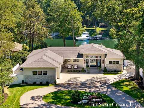 16210 Highland Drive, Spring Lake, MI 49456