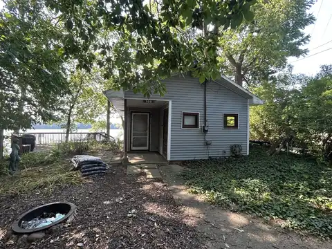 100 Tuttle Park Drive, Sherwood, MI 49089