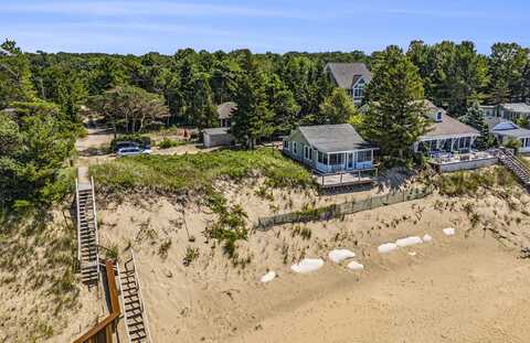 10589 Lakeshore Drive, West Olive, MI 49460