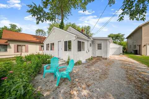 104 Lake Shore Boulevard, Norton Shores, MI 49444