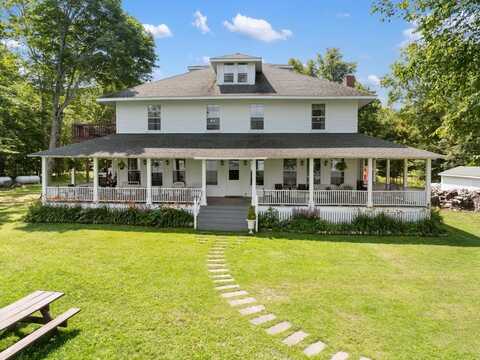 N9450 Manistique Lakes Road, Curtis, MI 49820