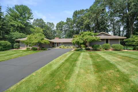 5382 Burning Tree Road, Kalamazoo, MI 49009