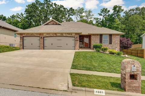 1061 E Lakota Street, Nixa, MO 65714