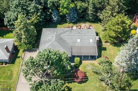13 Oxford Dr, Livingston, NJ 07039