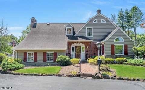 174 Paramus Rd, Paramus, NJ 07652