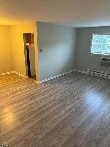 37 E Main St, Rockaway Boro, NJ 07866