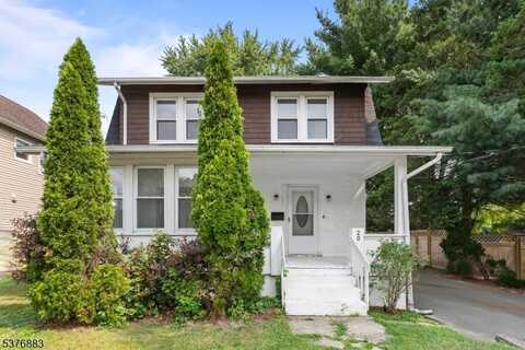 20 Orchard St, Bloomingdale, NJ 07403