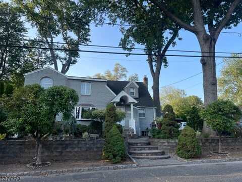 156 E Linden Ave, Dumont, NJ 07628