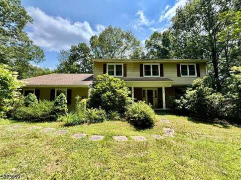 7 Cozy Lake Rd, Jefferson Twp., NJ 07438