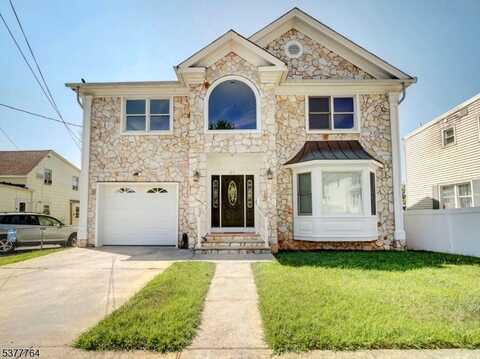89 Sharot St, Carteret, NJ 07008