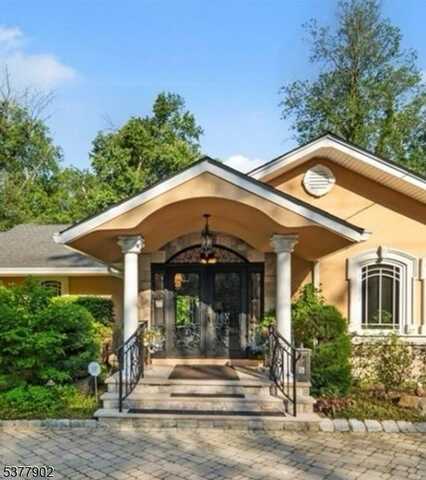 198 Pascack Rd, Hillsdale Boro, NJ 07642