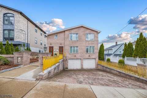 664 Day Ave, Ridgefield Boro, NJ 07657