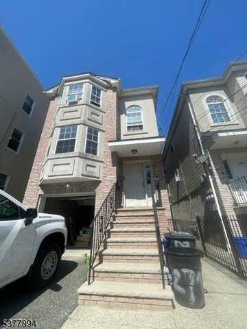 271 Ellis Ave, Irvington, NJ 07111