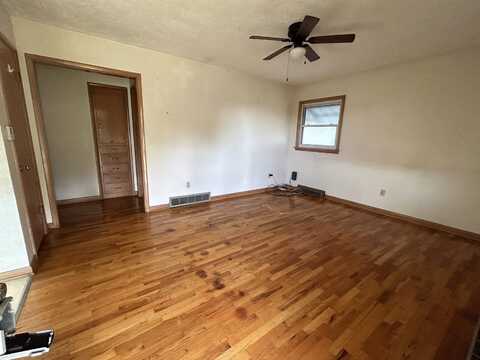 412 N Alexander, Hoisington, KS 67544