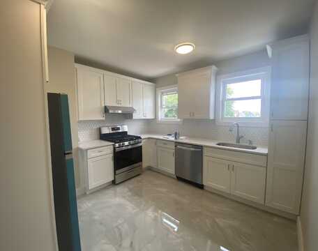 275 AVENUE B, Bayonne, NJ 07002