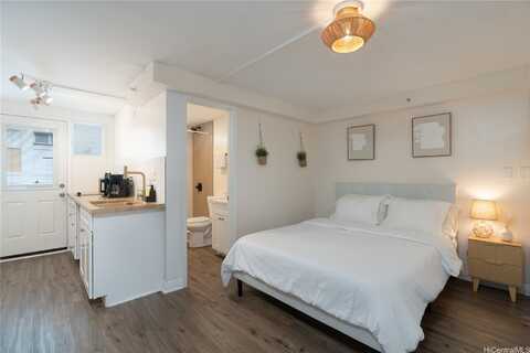 2463 Kuhio Street, Honolulu, HI 96815