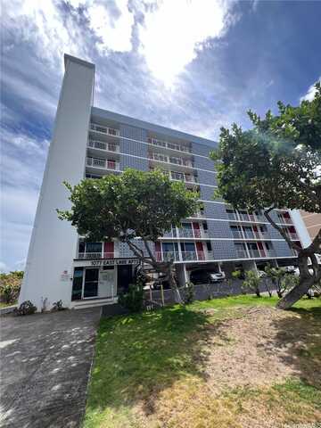 1077 Ala Napunani Street, Honolulu, HI 96818