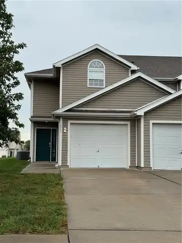 1647 SW Highland Drive, Lees Summit, MO 64081