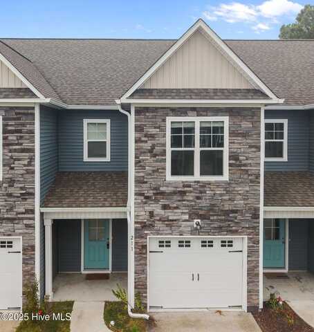 211 N Stingray Lane, Sneads Ferry, NC 28460