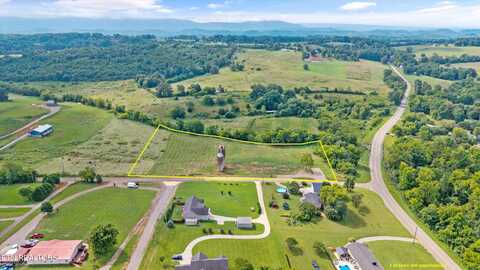 5436 Old Niles Ferry Rd, Maryville, TN 37801