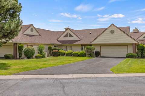 9330 St Andrews Circle, Klamath Falls, OR 97603