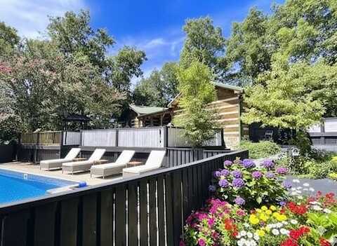 2169 Ranch Road, Dandridge, TN 37725