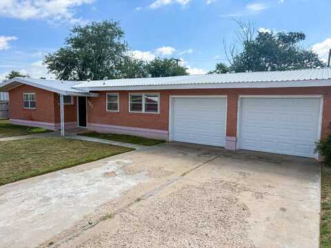 606 Coke Avenue, Anton, TX 79313
